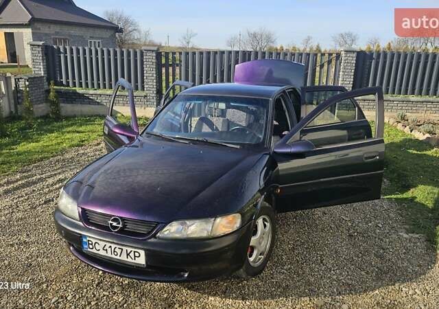 Зеленый Опель Вектра, объемом двигателя 1.8 л и пробегом 251 тыс. км за 2250 $, фото 10 на Automoto.ua