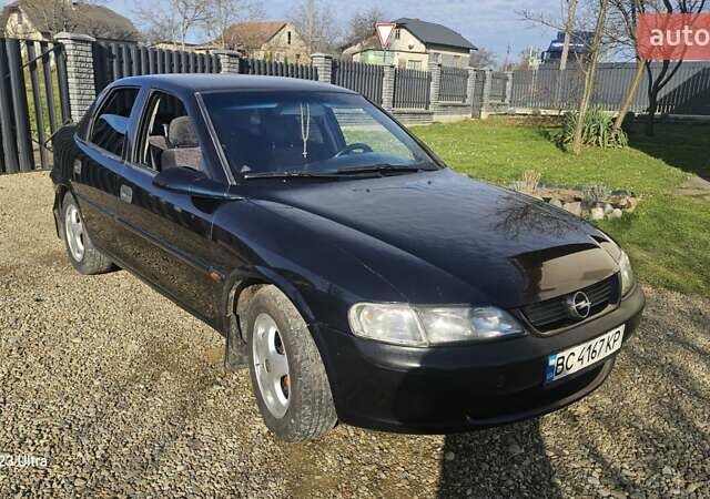 Зеленый Опель Вектра, объемом двигателя 1.8 л и пробегом 251 тыс. км за 2250 $, фото 2 на Automoto.ua