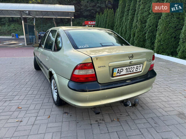 Зеленый Опель Вектра, объемом двигателя 1.6 л и пробегом 368 тыс. км за 1400 $, фото 2 на Automoto.ua