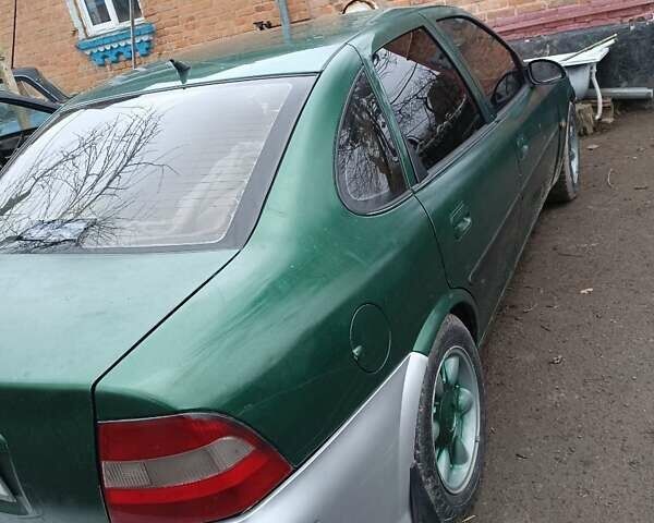 Зеленый Опель Вектра, объемом двигателя 2 л и пробегом 436 тыс. км за 1600 $, фото 5 на Automoto.ua