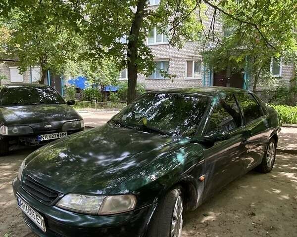 Зелений Опель Вектра, об'ємом двигуна 2 л та пробігом 310 тис. км за 1300 $, фото 1 на Automoto.ua