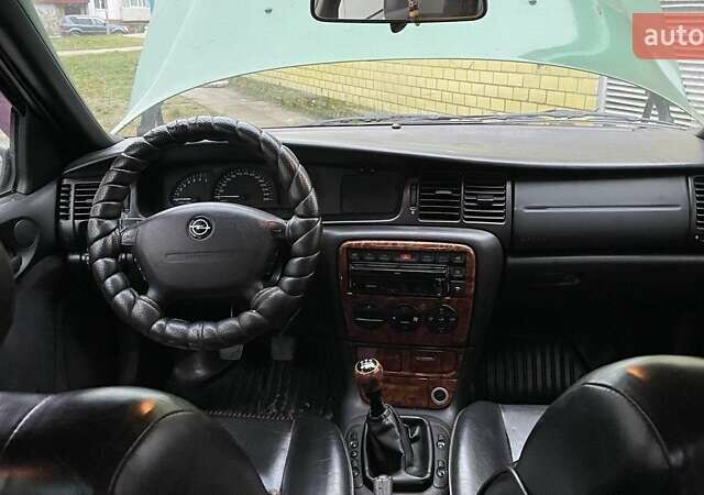 Зеленый Опель Вектра, объемом двигателя 2.5 л и пробегом 365 тыс. км за 2650 $, фото 12 на Automoto.ua