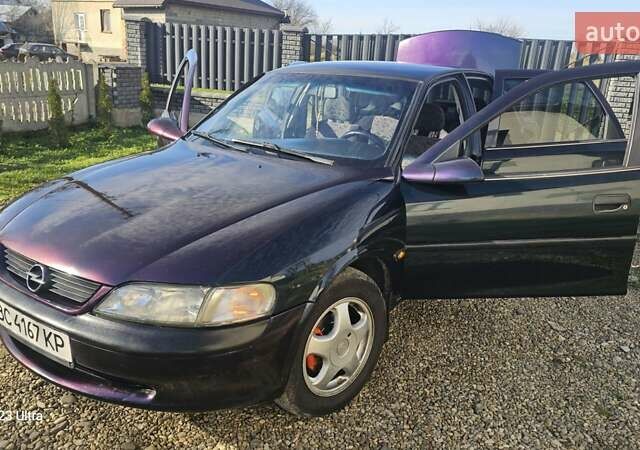 Зеленый Опель Вектра, объемом двигателя 1.8 л и пробегом 251 тыс. км за 2250 $, фото 12 на Automoto.ua