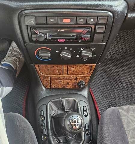 Зеленый Опель Вектра, объемом двигателя 1.8 л и пробегом 251 тыс. км за 2250 $, фото 60 на Automoto.ua