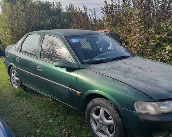 Зеленый Опель Вектра, объемом двигателя 1.6 л и пробегом 354 тыс. км за 1350 $, фото 4 на Automoto.ua