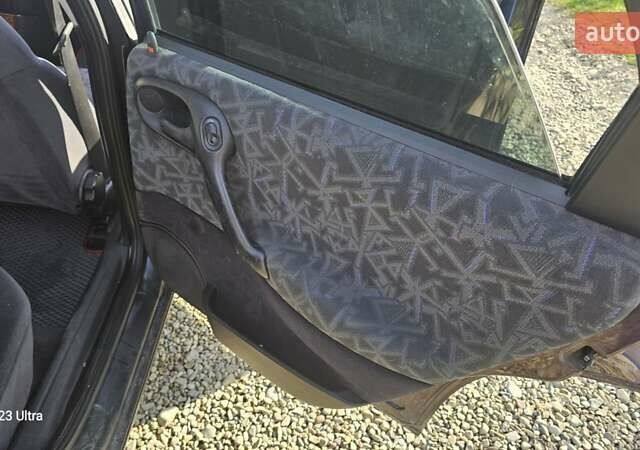 Зеленый Опель Вектра, объемом двигателя 1.8 л и пробегом 251 тыс. км за 2250 $, фото 46 на Automoto.ua