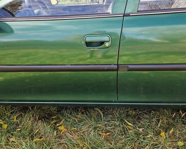 Опель Вектра 1997 у Недригайлове на Automoto.ua Зелений Опель Вектра, об'ємом двигуна 1.8 л та пробігом 195 тис. км за 2150 $, фото 3 на Automoto.ua