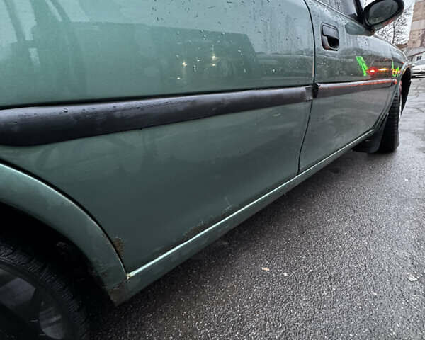 Зелений Опель Вектра, об'ємом двигуна 1.8 л та пробігом 356 тис. км за 2600 $, фото 7 на Automoto.ua