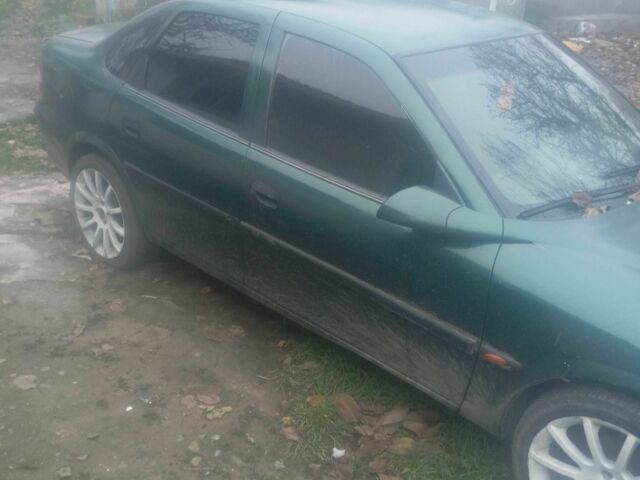 Зеленый Опель Вектра, объемом двигателя 1.6 л и пробегом 290 тыс. км за 1138 $, фото 1 на Automoto.ua
