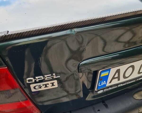 Зелений Опель Вектра, об'ємом двигуна 1.8 л та пробігом 300 тис. км за 2000 $, фото 6 на Automoto.ua