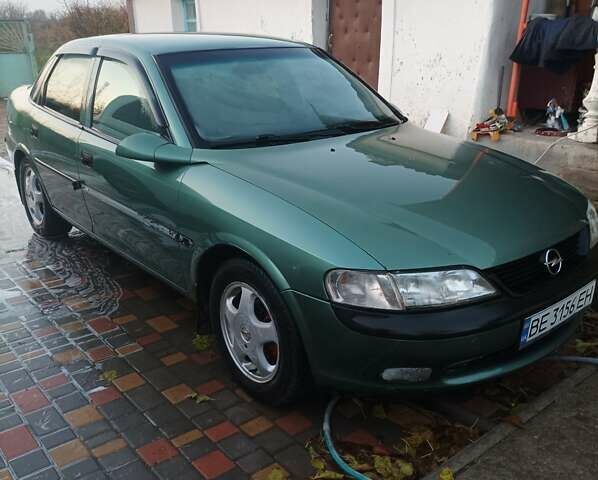 Зеленый Опель Вектра, объемом двигателя 1.6 л и пробегом 303 тыс. км за 2400 $, фото 4 на Automoto.ua