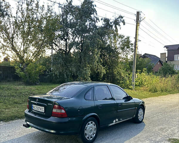 Зелений Опель Вектра, об'ємом двигуна 1.6 л та пробігом 270 тис. км за 1500 $, фото 5 на Automoto.ua