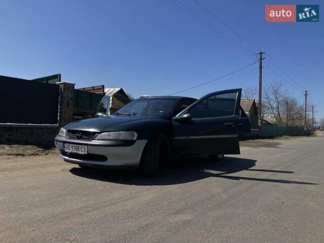 Зеленый Опель Вектра, объемом двигателя 1.6 л и пробегом 258 тыс. км за 1650 $, фото 3 на Automoto.ua