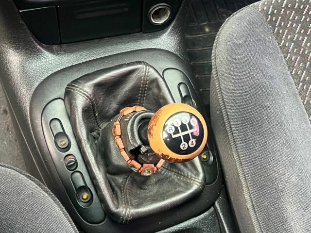 Зелений Опель Вектра, об'ємом двигуна 2 л та пробігом 320 тис. км за 1599 $, фото 5 на Automoto.ua