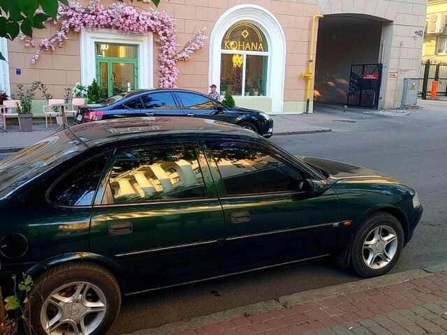 Зеленый Опель Вектра, объемом двигателя 1.8 л и пробегом 187 тыс. км за 2300 $, фото 1 на Automoto.ua