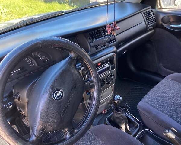 Зеленый Опель Вектра, объемом двигателя 1.6 л и пробегом 404 тыс. км за 2400 $, фото 10 на Automoto.ua