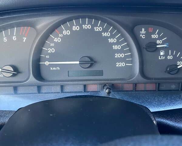 Зеленый Опель Вектра, объемом двигателя 1.6 л и пробегом 404 тыс. км за 2400 $, фото 12 на Automoto.ua