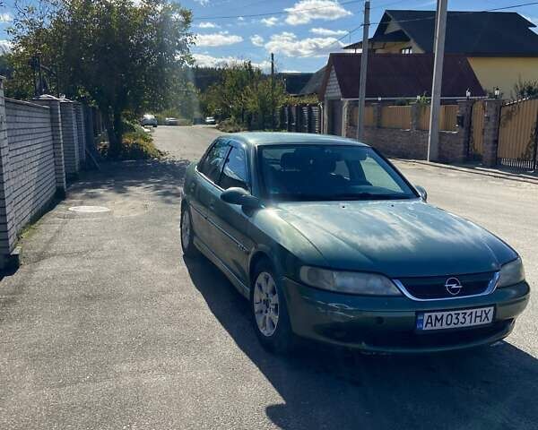 Зеленый Опель Вектра, объемом двигателя 1.6 л и пробегом 404 тыс. км за 2400 $, фото 4 на Automoto.ua