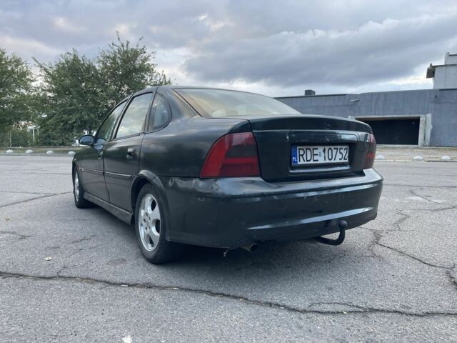 Зелений Опель Вектра, об'ємом двигуна 2 л та пробігом 3 тис. км за 1200 $, фото 1 на Automoto.ua