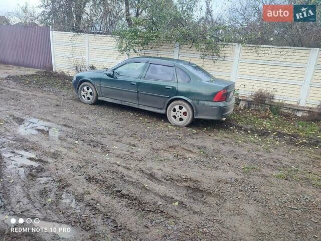 Зеленый Опель Вектра, объемом двигателя 2 л и пробегом 371 тыс. км за 2700 $, фото 1 на Automoto.ua