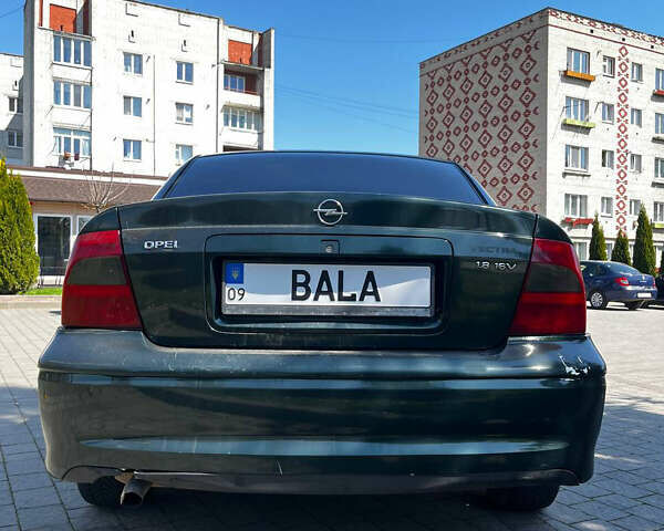Зеленый Опель Вектра, объемом двигателя 1.8 л и пробегом 419 тыс. км за 2500 $, фото 4 на Automoto.ua
