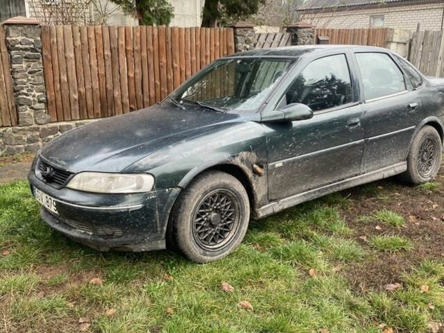 Зеленый Опель Вектра, объемом двигателя 2.2 л и пробегом 200 тыс. км за 594 $, фото 2 на Automoto.ua