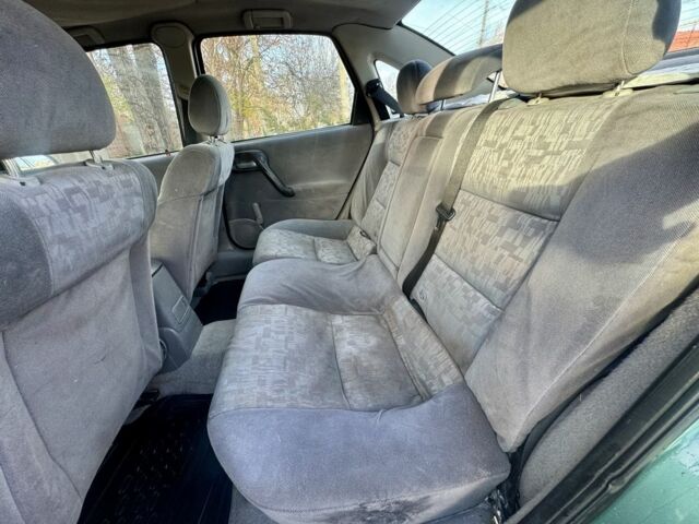 Зеленый Опель Вектра, объемом двигателя 0 л и пробегом 300 тыс. км за 1100 $, фото 10 на Automoto.ua