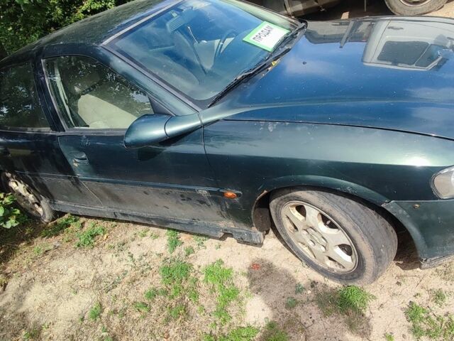 Зеленый Опель Вектра, объемом двигателя 2 л и пробегом 500 тыс. км за 1289 $, фото 3 на Automoto.ua