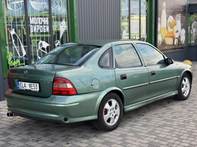 Зеленый Опель Вектра, объемом двигателя 0 л и пробегом 300 тыс. км за 1100 $, фото 3 на Automoto.ua
