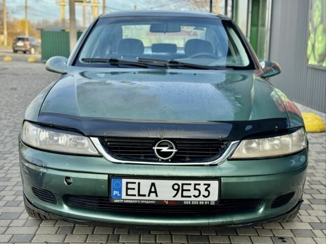 Зеленый Опель Вектра, объемом двигателя 0 л и пробегом 300 тыс. км за 1100 $, фото 1 на Automoto.ua