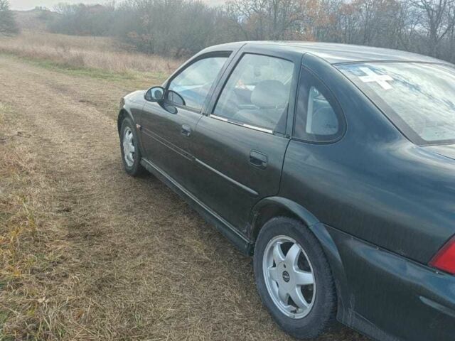 Зеленый Опель Вектра, объемом двигателя 2 л и пробегом 280 тыс. км за 1000 $, фото 4 на Automoto.ua