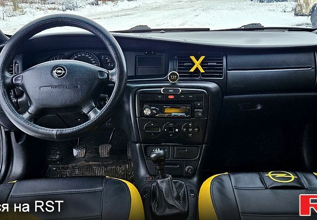 Зеленый Опель Вектра, объемом двигателя 1.8 л и пробегом 300 тыс. км за 2600 $, фото 10 на Automoto.ua