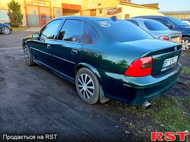 Зелений Опель Вектра, об'ємом двигуна 2 л та пробігом 370 тис. км за 2500 $, фото 3 на Automoto.ua