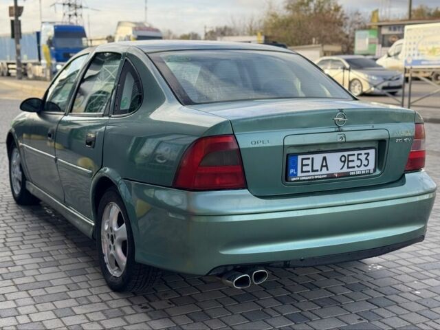 Зеленый Опель Вектра, объемом двигателя 0 л и пробегом 300 тыс. км за 1100 $, фото 6 на Automoto.ua
