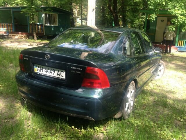 Зелений Опель Вектра, об'ємом двигуна 2 л та пробігом 260 тис. км за 3300 $, фото 3 на Automoto.ua