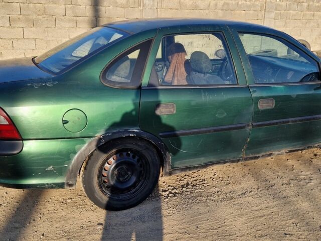 Зелений Опель Вектра, об'ємом двигуна 6 л та пробігом 50 тис. км за 450 $, фото 4 на Automoto.ua