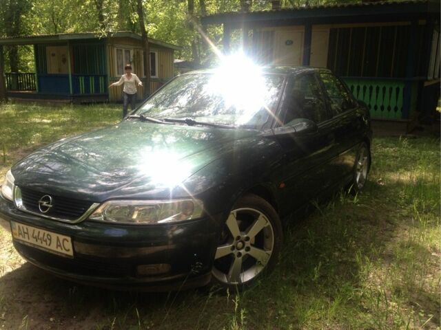 Зелений Опель Вектра, об'ємом двигуна 2 л та пробігом 260 тис. км за 3300 $, фото 2 на Automoto.ua