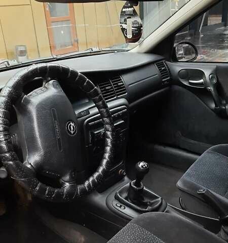 Зеленый Опель Вектра, объемом двигателя 2.17 л и пробегом 296 тыс. км за 4000 $, фото 4 на Automoto.ua