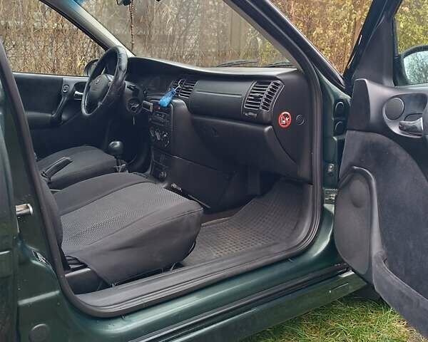 Зелений Опель Вектра, об'ємом двигуна 2.2 л та пробігом 212 тис. км за 3800 $, фото 6 на Automoto.ua