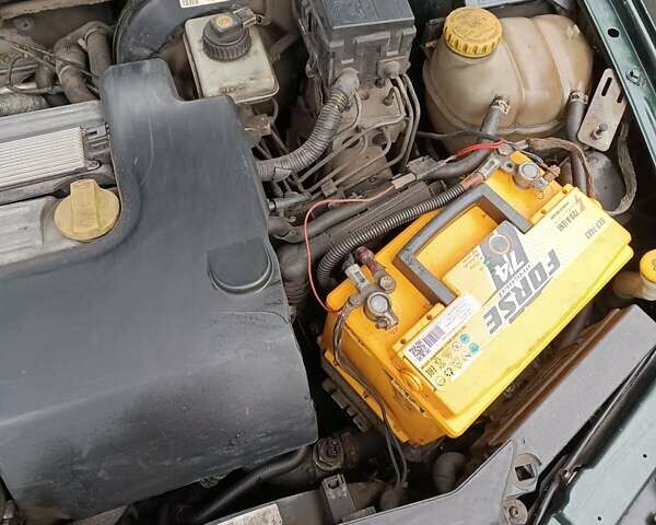 Зелений Опель Вектра, об'ємом двигуна 2.2 л та пробігом 212 тис. км за 3800 $, фото 11 на Automoto.ua