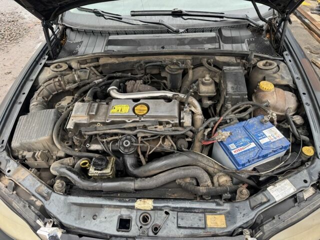 Зелений Опель Вектра, об'ємом двигуна 2 л та пробігом 300 тис. км за 900 $, фото 7 на Automoto.ua