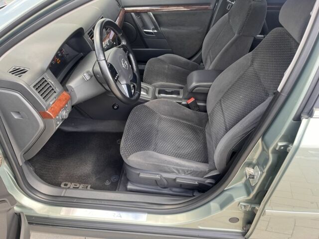 Зелений Опель Вектра, об'ємом двигуна 2.2 л та пробігом 235 тис. км за 4900 $, фото 6 на Automoto.ua