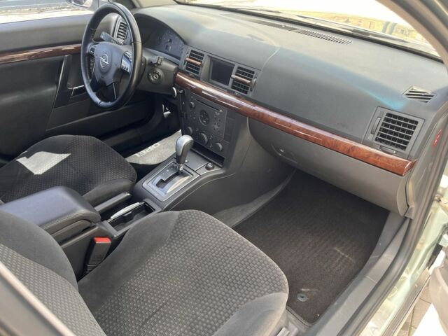 Зелений Опель Вектра, об'ємом двигуна 2.2 л та пробігом 235 тис. км за 4900 $, фото 5 на Automoto.ua