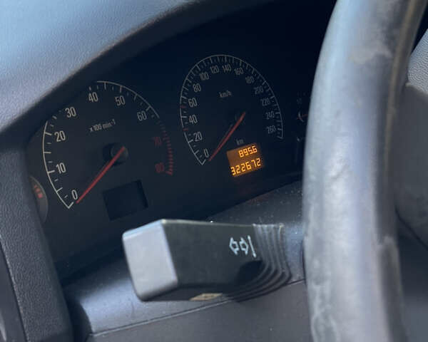 Опель Вектра 2003 в Славянске на Automoto.ua Зеленый Опель Вектра, объемом двигателя 2.21 л и пробегом 320 тыс. км за 3500 $, фото 13 на Automoto.ua