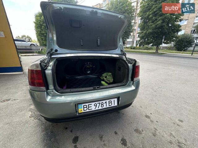 Зеленый Опель Вектра, объемом двигателя 2.2 л и пробегом 250 тыс. км за 3500 $, фото 7 на Automoto.ua