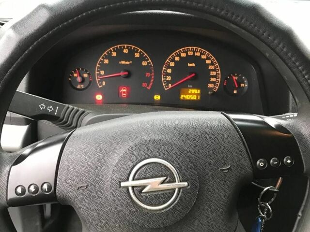 Зеленый Опель Вектра, объемом двигателя 1.8 л и пробегом 240 тыс. км за 3650 $, фото 2 на Automoto.ua