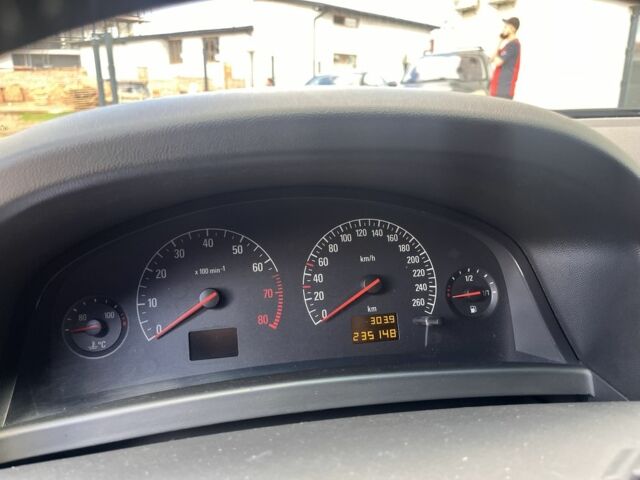 Зелений Опель Вектра, об'ємом двигуна 2.2 л та пробігом 235 тис. км за 4900 $, фото 7 на Automoto.ua