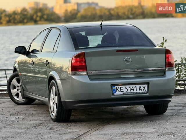 Зелений Опель Вектра, об'ємом двигуна 2.2 л та пробігом 316 тис. км за 3799 $, фото 8 на Automoto.ua