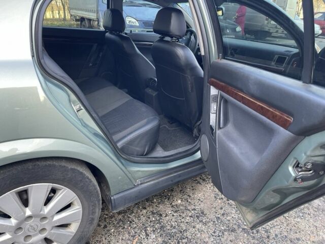 Зелений Опель Вектра, об'ємом двигуна 2.2 л та пробігом 278 тис. км за 3950 $, фото 10 на Automoto.ua