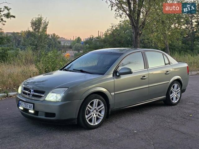 Зеленый Опель Вектра, объемом двигателя 2.2 л и пробегом 325 тыс. км за 4600 $, фото 9 на Automoto.ua